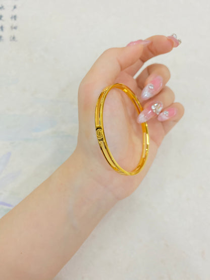 Hollow out cat eye bracelet