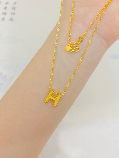 Minimalist H necklace