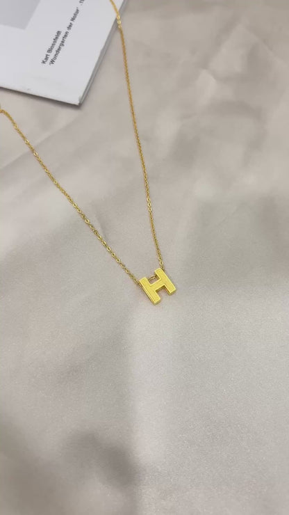 Minimalist H necklace